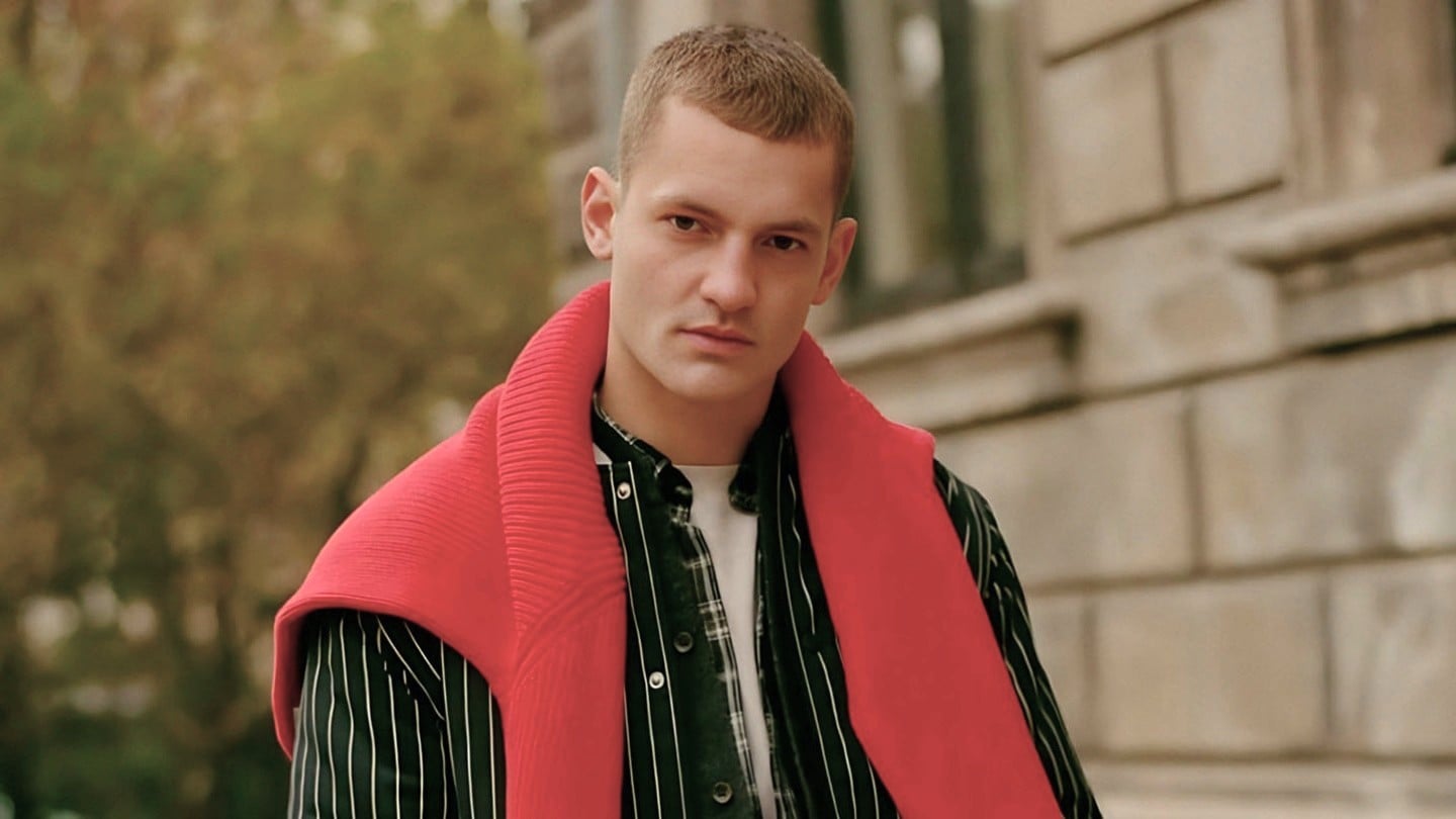 Image of model in Les Deux outfit